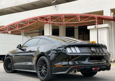 Rent a ford mustang gt 5.0